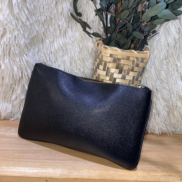 🌻-Coach wristlet-🌻 - Picture 2 of 8